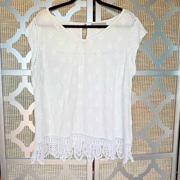 Daniel Rainn Tops - Daniel Rainn White Cropped Embellished Blouse